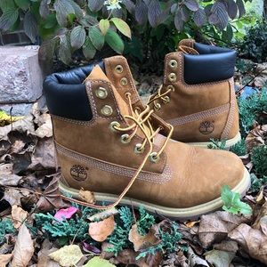 TIMBERLANDS VERY NICE CONDITION AUTHENTIC